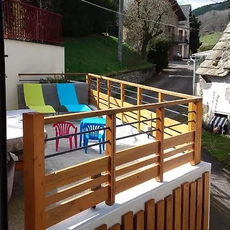 Les Planchettes Holiday home