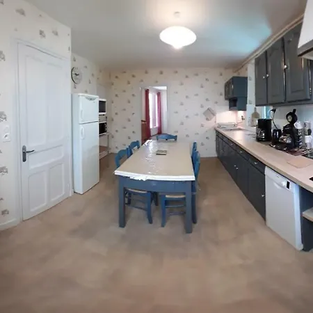 Les Planchettes Holiday home *